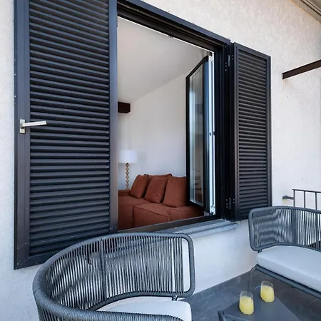 In Piazza Sul بافينو