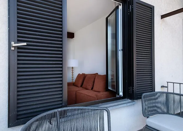 In Piazza Sul Baveno