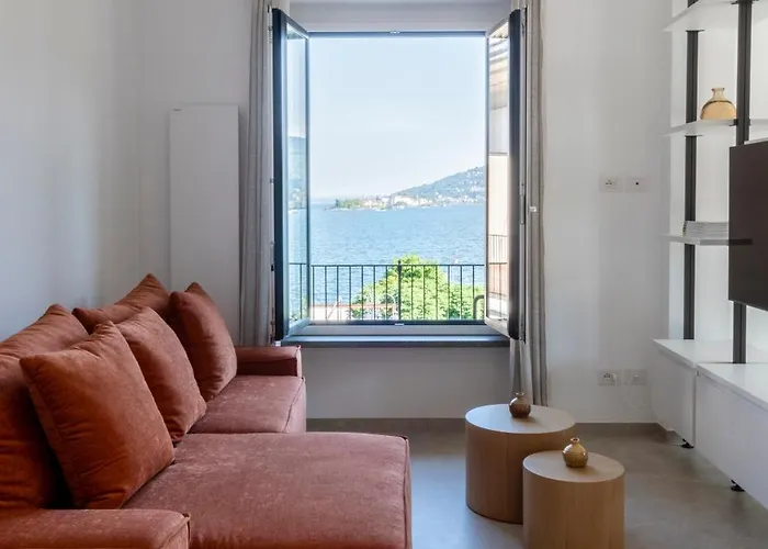 In Piazza Sul * Baveno